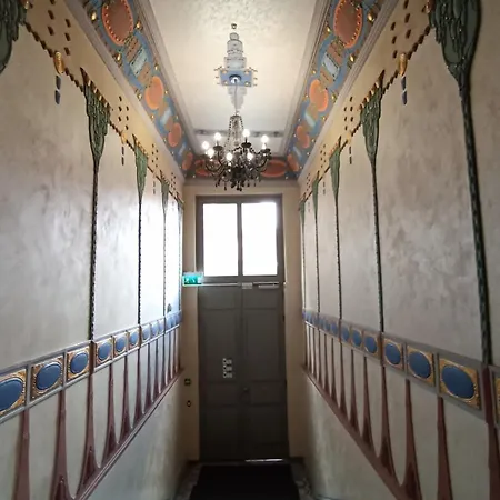 Apartment Spacious By The Park Riga