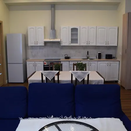 Spacious By The Park *