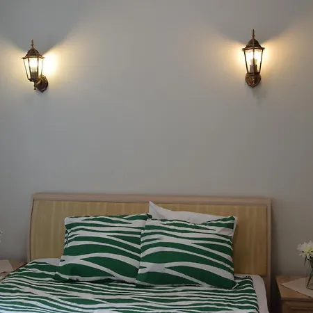 Spacious By The Park