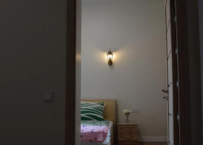 Apartment Spacious By The Park *