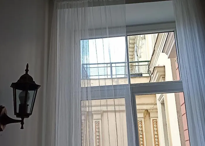 Apartment Spacious By The Park *