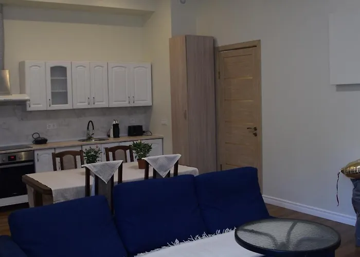 Apartment Spacious By The Park Riga