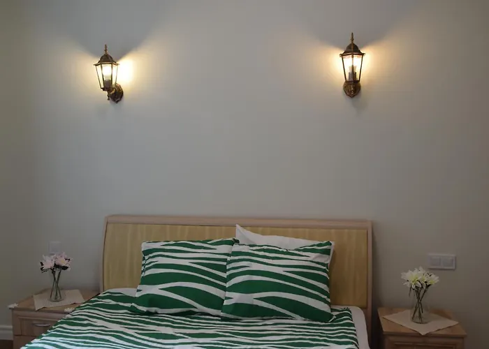 Spacious By The Park